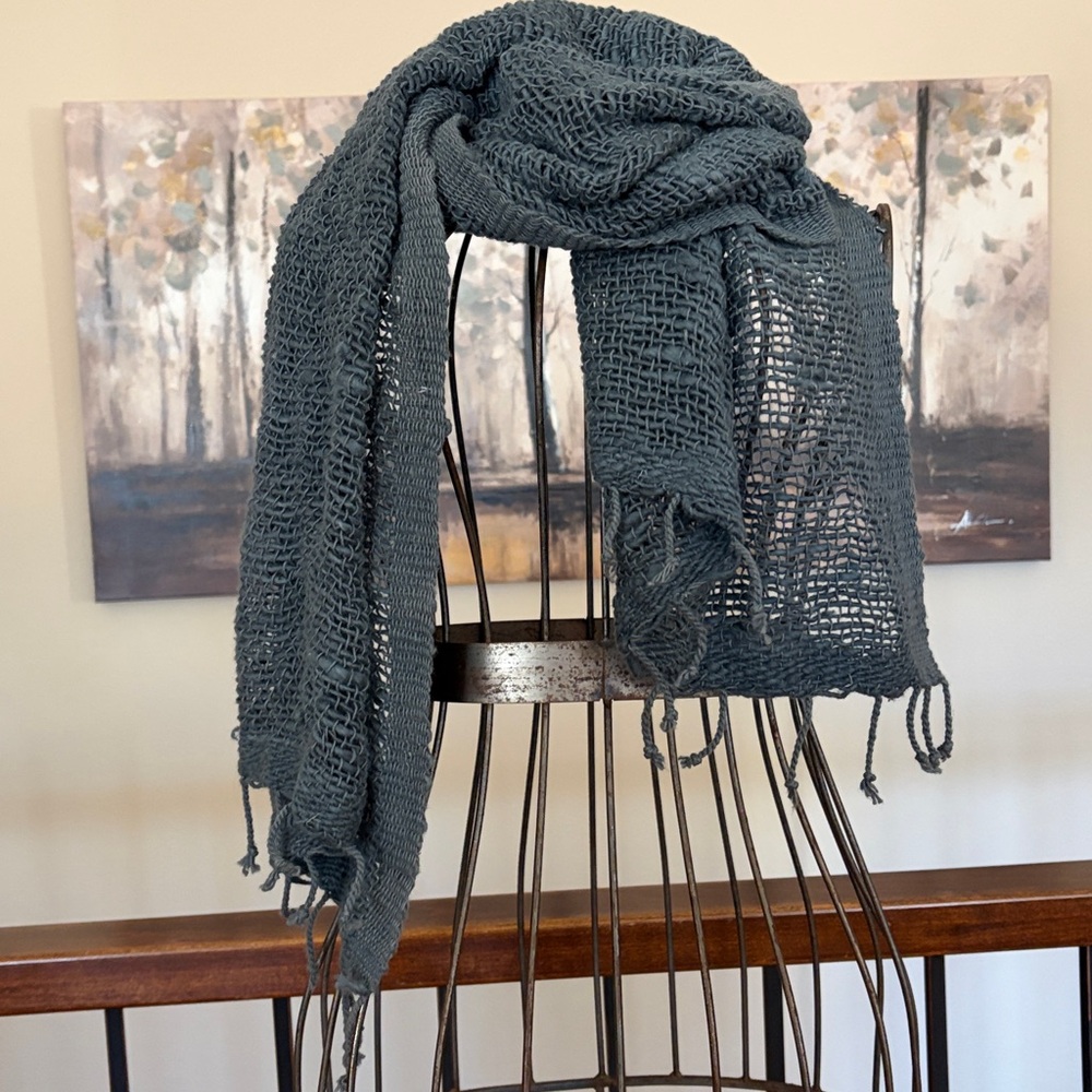 NEW Marquet Hand Dyed Fair Trade 100% Soft Free Weave Fringed Blue Gray Scarf